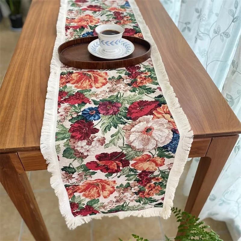 Vintage europeisk bordslöpare i bomull och linne med blommönster