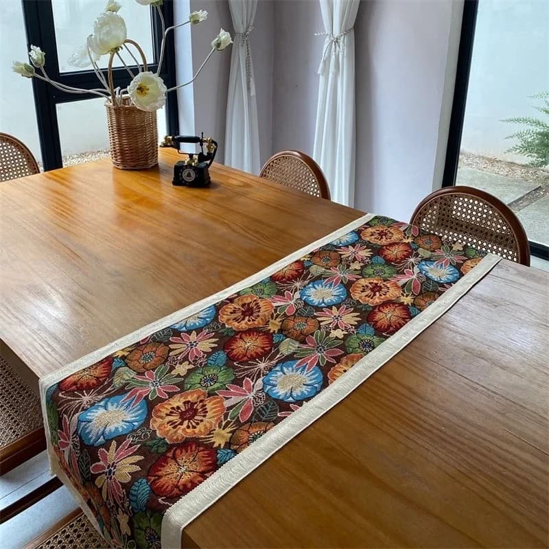 Bohemisk bordlöpare i bomullsblandning med blommtryck