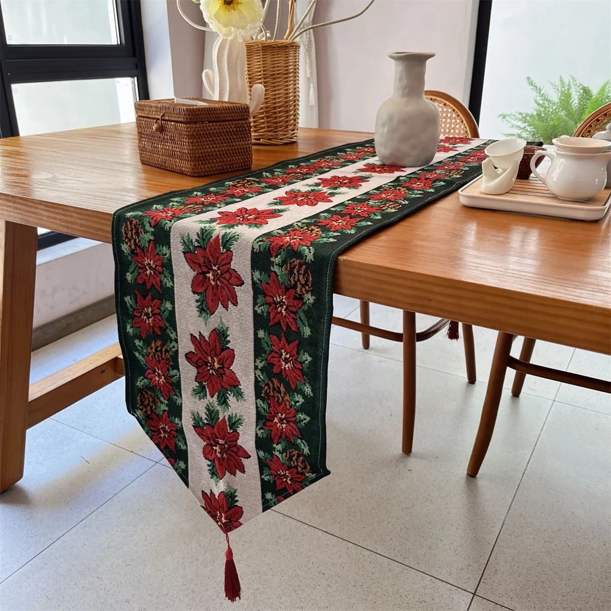 Röd blomsterjulbordlöpare