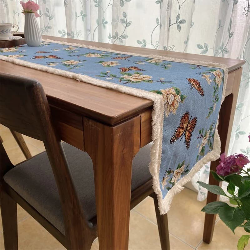 Bordlöpare i bomulls- och linneblandning med blommönster