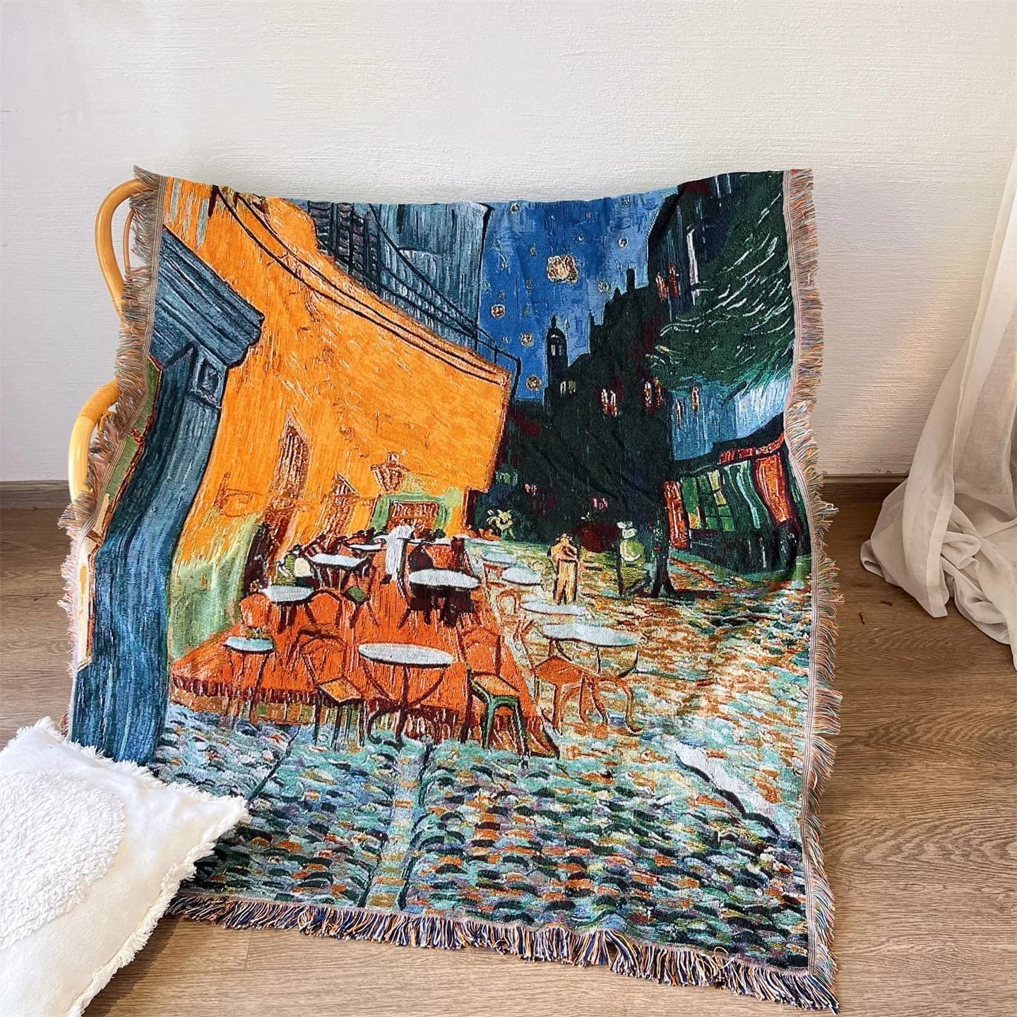 Stickad pläd med Van Gogh-motiv för soffdekoration